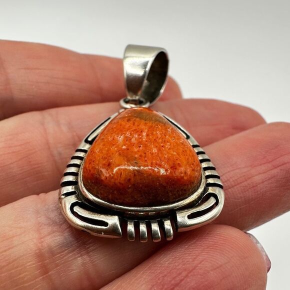 Possible native, Beautiful Sterling Silver, Orange Spiny oyster Pendant! - Picture 3 of 10